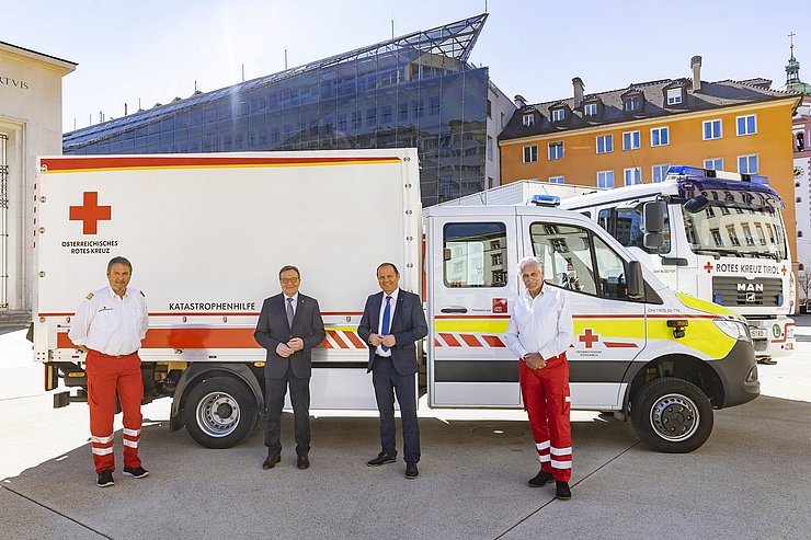 Landesrettungskommandant Martin Dablander, Landeshauptmann Günther Platter, sein Stellvertreter Josef Geisler, Rot-Kreuz-Präsident Günther Ennemoser.