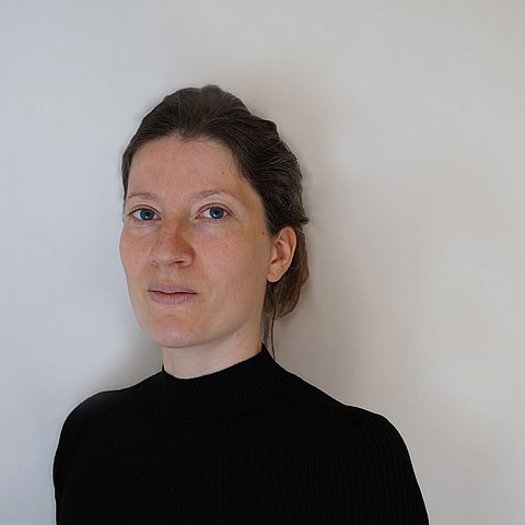 Die Künstlerin Esther Strauß wird mit dem Paul-Flora-Preis ausgezeichnet. 