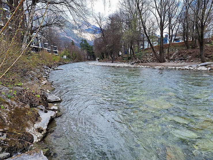 Ein Fluss ist zu sehen.