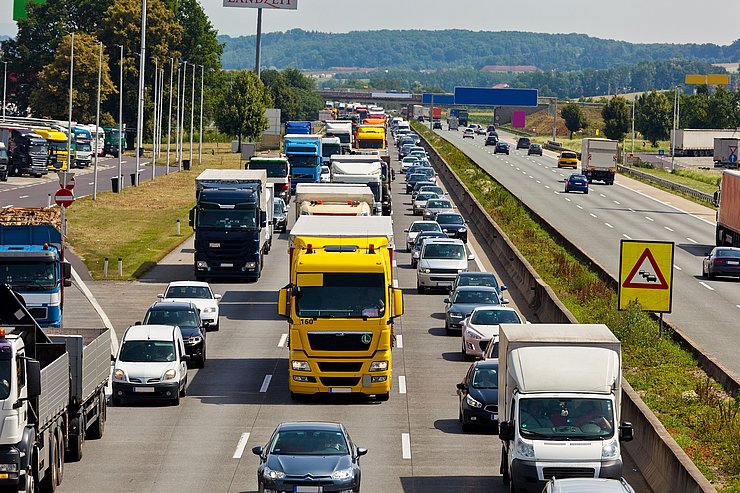 © Stau auf Autobahn Stau auf Autobahn