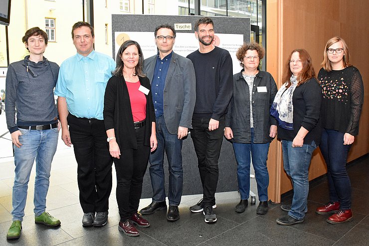 © Land Tirol/Reichkendler Isolde Kafka, Petra Flieger und Mitwirkende bei der öffentlichen Sitzung