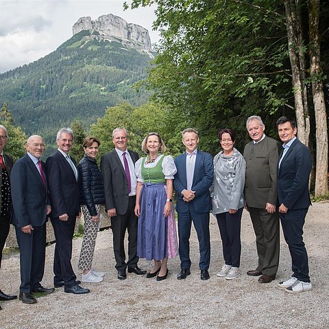 Landtagspräsidentin Sonja Ledl-Rossmann (3.v.r.) im Kreise ihrer AmtskollegInnen aus ganz Österreich in Bad Aussee