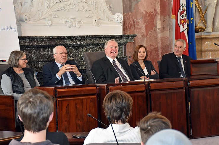 v.r. BGM Hans-Peter Wagner (Tiroler Mitglied AdR), LA Gabi Fischer (Vorsitzende EU-Ausschuss im Tiroler Landtag), Karl-Heinz Lambertz (Vizepräsident AdR), LTP Herwig van Staa (Leiter österreichische Delegation im AdR)