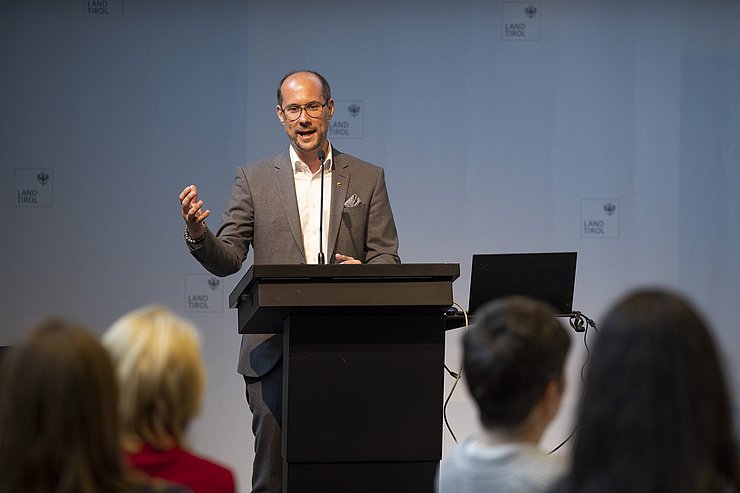 Landesrat Gerber während Rede