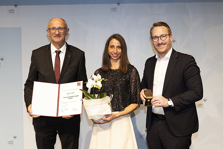 v.l.n.r.: LH Anton Mattle, Katharina Zipser, 1.LH-Stv. Philip Wohlgemuth