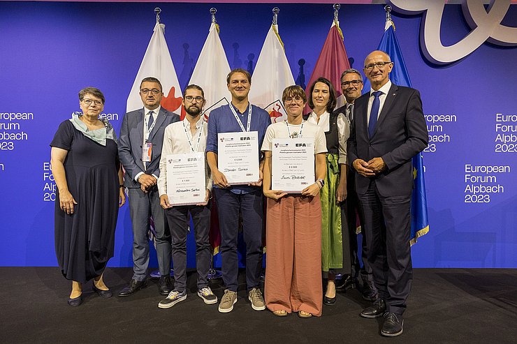 Gruppenbild der GewinnerInnen des letztjährigen Euregio-JungforscherInnenpreises.