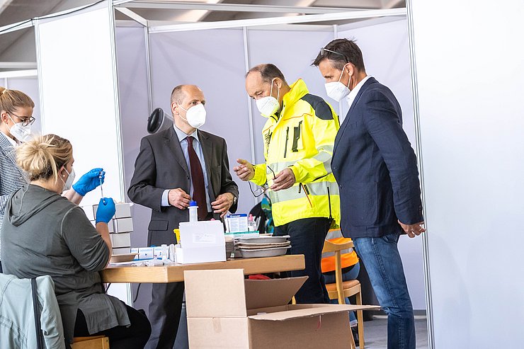 © Land Tirol/EXPA/Johann Groder AUT, Tirol Impft, Impfstrasse Lienz