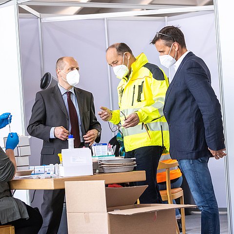 AUT, Tirol Impft, Impfstrasse Lienz