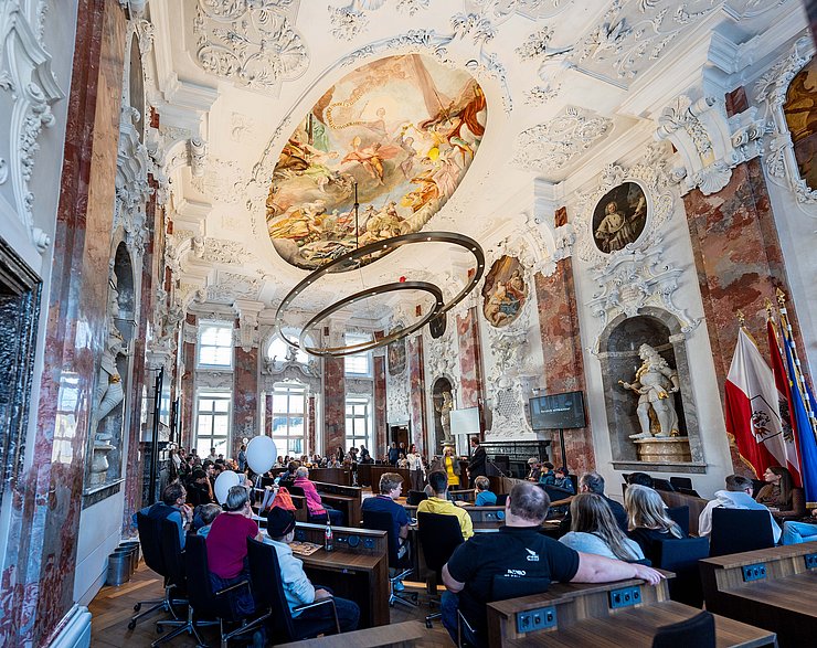 Auch der Landtagssitzungssaal kann am Tag der offenen Tür besucht werden - inklusive Führungen.