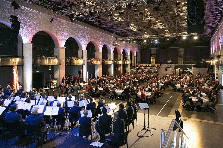 © Land Tirol/Die Fotografen Rund 650 Mitglieder der Hilfs- und Einsatzorganisationen in Tirol sind der Einladung von LH Anton Mattle und Sicherheitslandesrätin Astrid Mair gefolgt und haben sich im Congress Innsbruck zum offiziellen Sicherheitsempfang 2023 des Landes Tirol eingefunden.