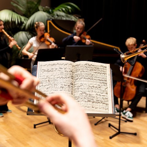 Mit Herbst 2025 startet erstmals der Lehrgang „Alte Musik Akademie“ am Tiroler Landeskonservatorium.