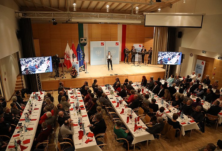 Überblicksfoto über den Veranstaltungssaal