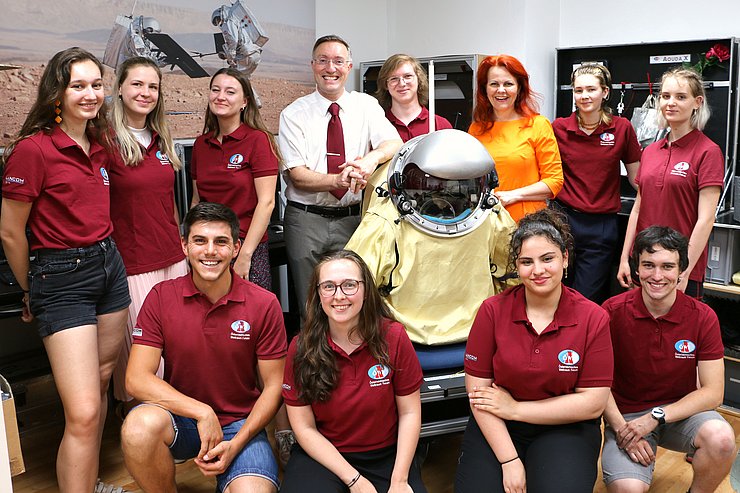 Gruppenfoto mit LRin Hagele im ÖWF in Innsbruck