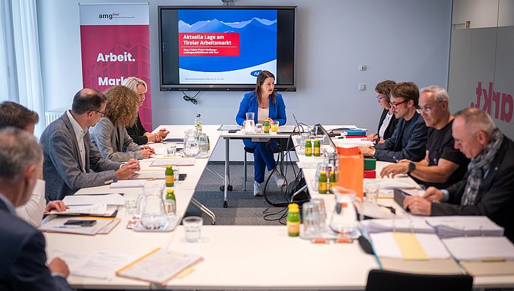 Arbeitslandesrätin Astrid Mair leitete die 41. Generalversammlung der amg-tirol. 