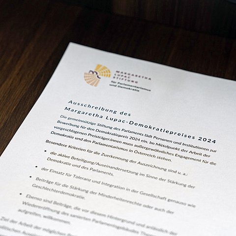 Weitere Infos zur Ausschreibung finden Sie auf der Parlamentswebseite.