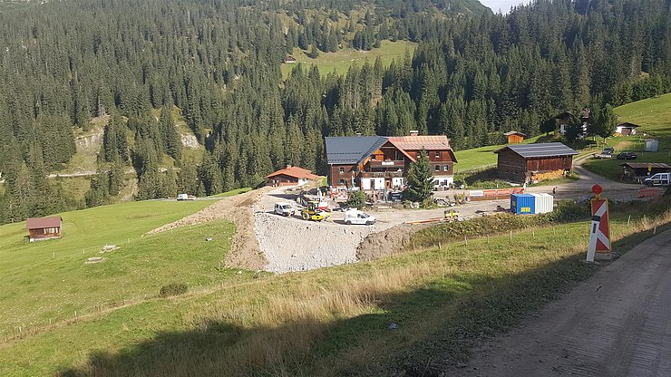 Erdbau Dammkörper Bereich Holzgauerhaus