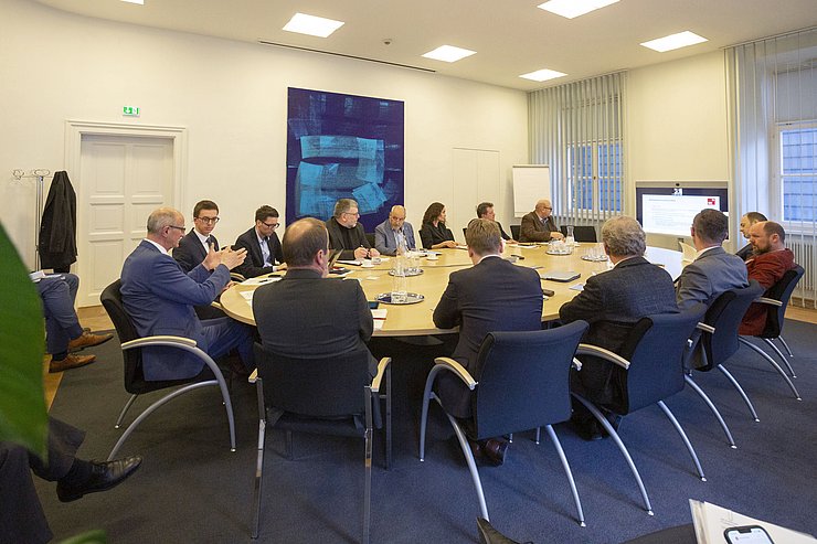 Sitzung des Anti-Teuerungsrats unter dem Vorsitz von LH Anton Mattle. 