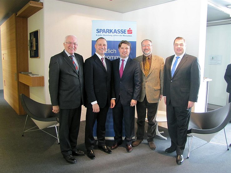 v.l. LTP van Staa, Minister Samak, Minister Ivanovski, Botschafter Filipov, Vorstandsvorsitzender der Tiroler Sparkasse Unterdorfer