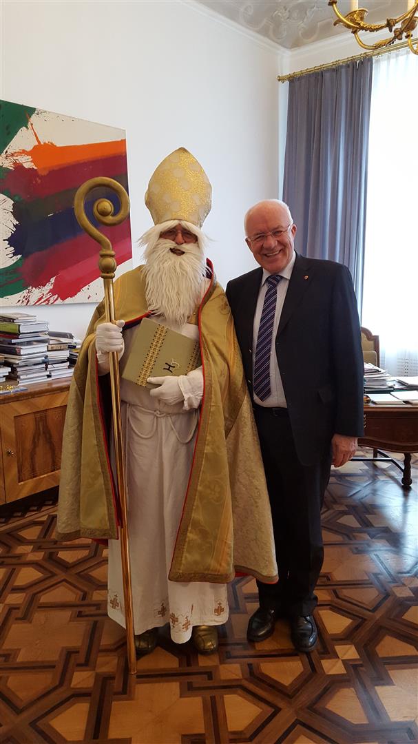 Heiliger Nikolaus und LTP van Staa